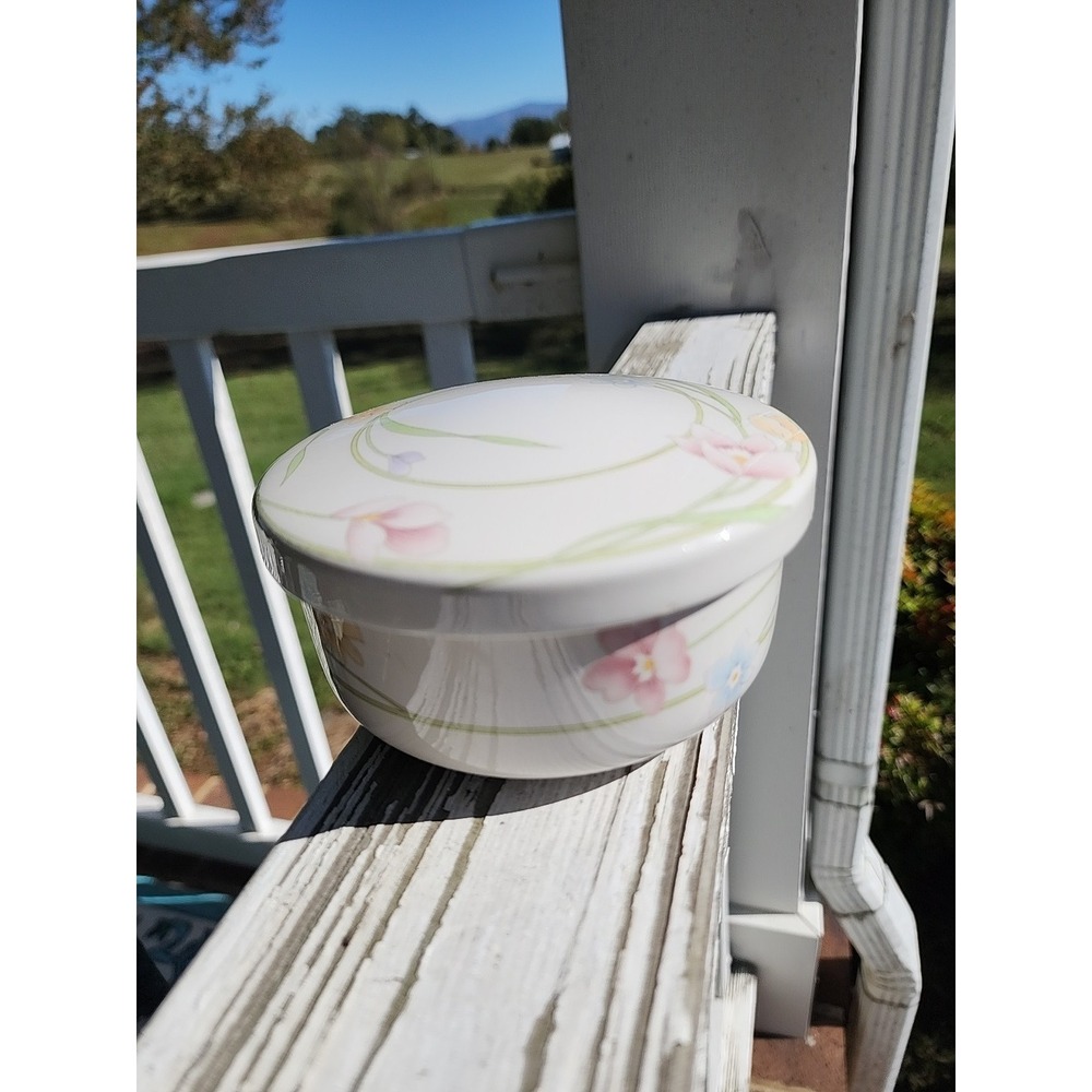 Sango Mountain Flower Trinket Dish Made In KOREA Diameter 5"